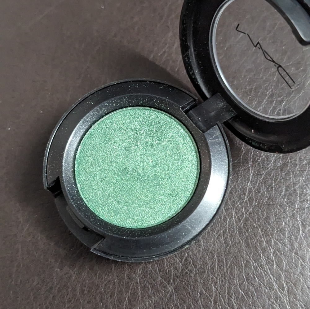 MAC One Off eyeshadow